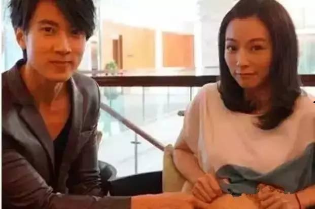 吴尊全家福照片大全,温馨瞬间,幸福满溢